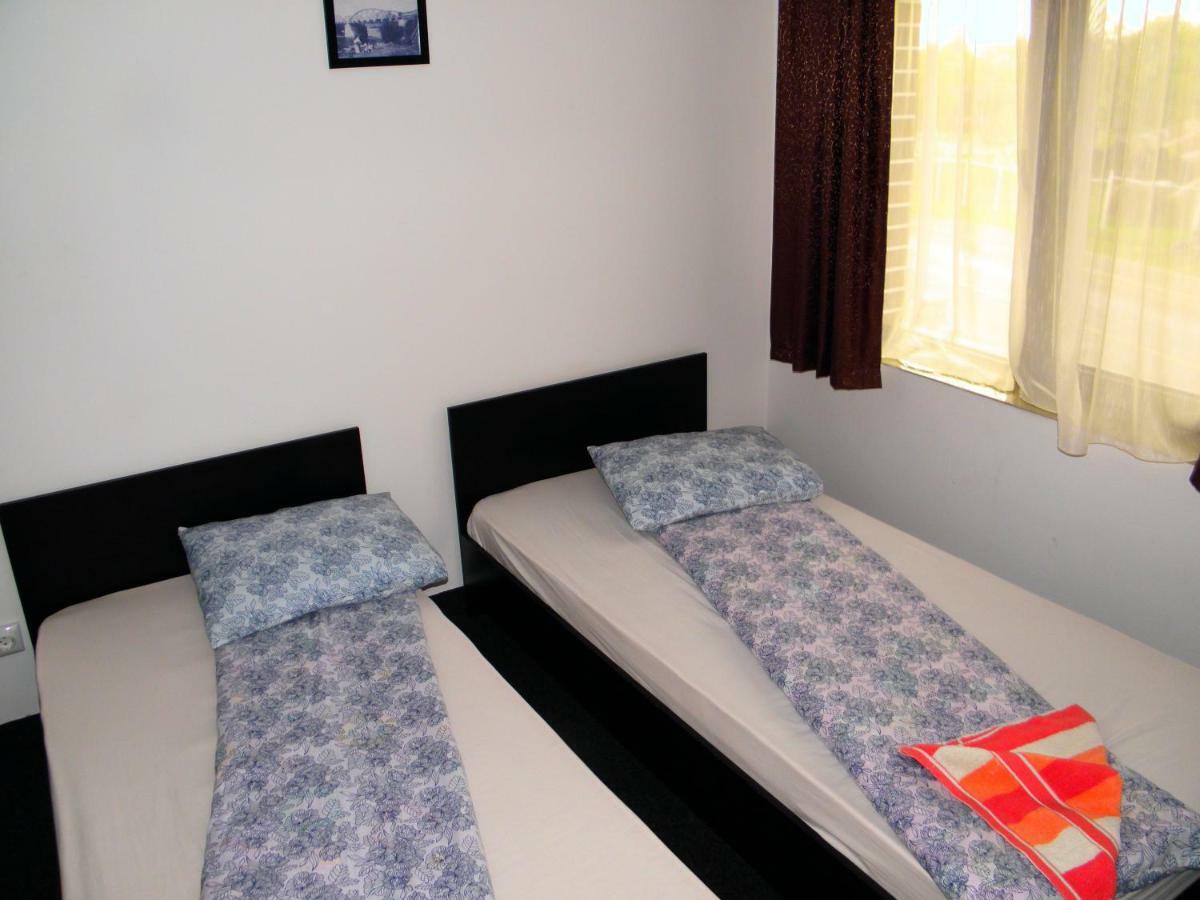 Pensiunea Platinum Targu Jiu Phòng bức ảnh