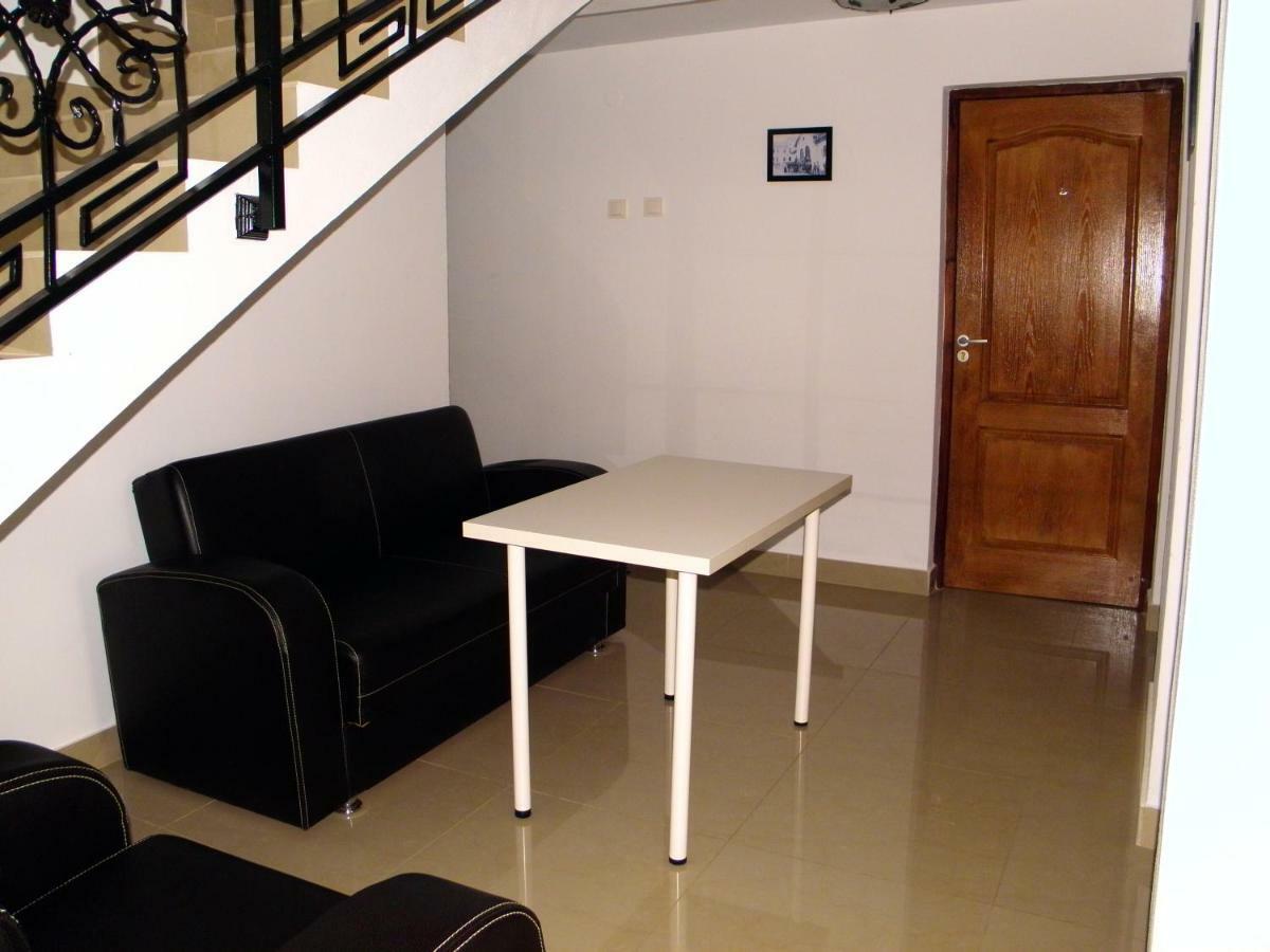 Pensiunea Platinum Targu Jiu Ngoại thất bức ảnh