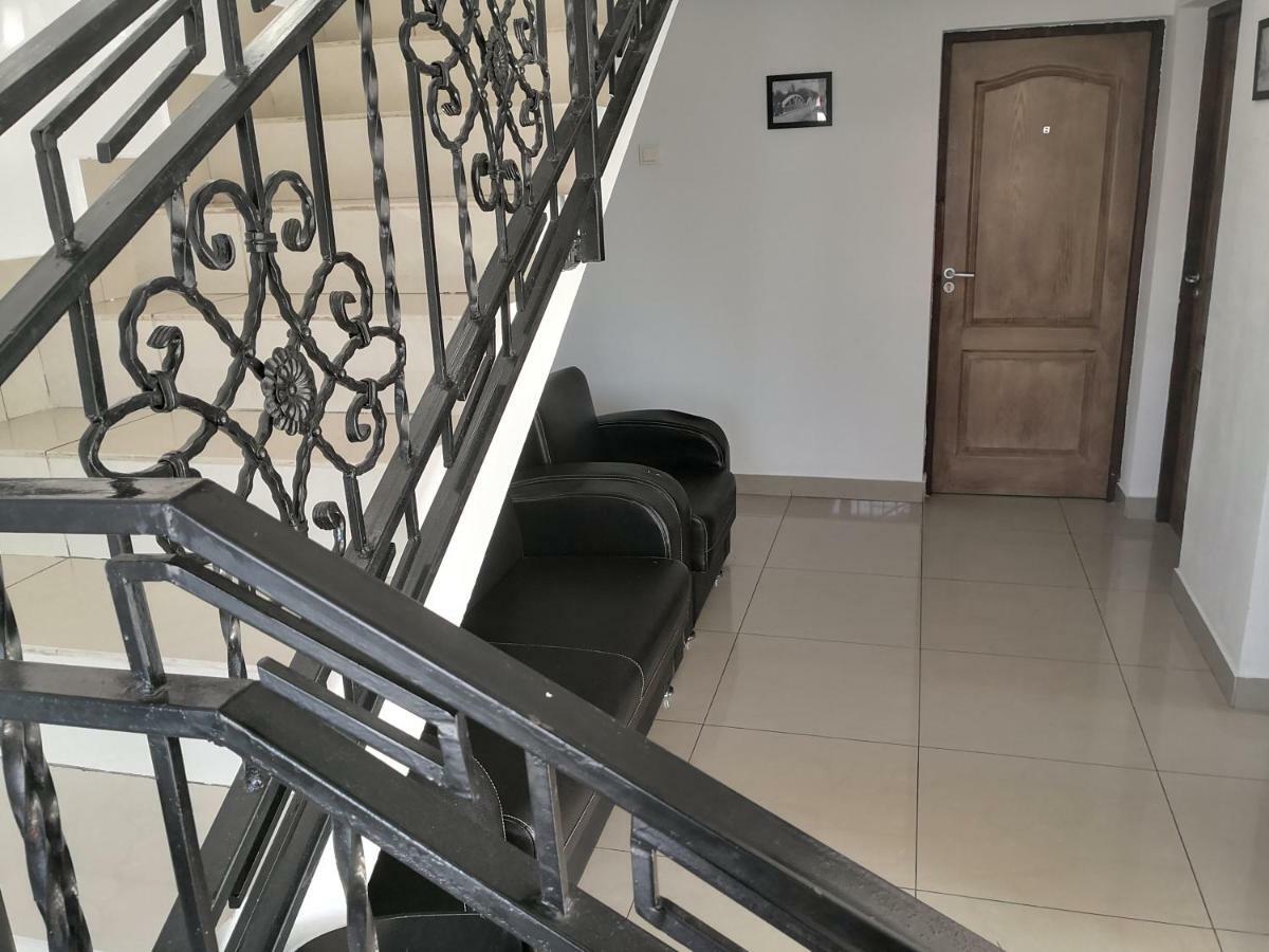 Pensiunea Platinum Targu Jiu Ngoại thất bức ảnh